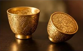 金のおちょこ